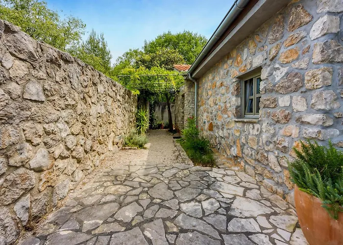 Prázdninový dům 2 Bedroom Pet Friendly In Malinska