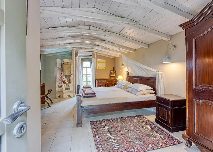 2 Bedroom Pet Friendly In