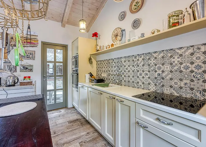 2 Bedroom Pet Friendly In