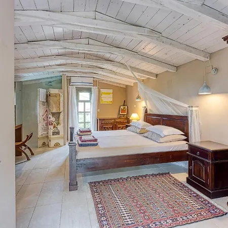 2 Bedroom Pet Friendly In