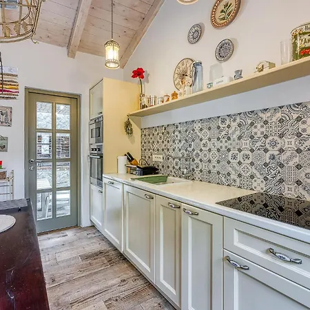 2 Bedroom Pet Friendly In