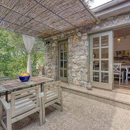 2 Bedroom Pet Friendly In بيت للعطل مالينسكا