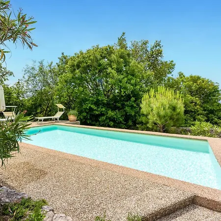 Holiday home 2 Bedroom Pet Friendly In *