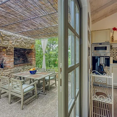 Dom wakacyjny 2 Bedroom Pet Friendly In Malinska